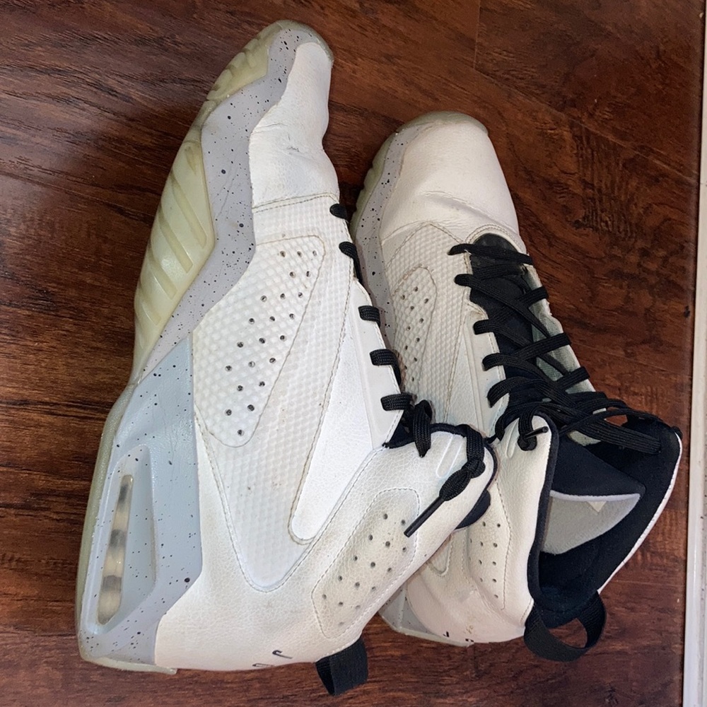 White Jordan liftoffs